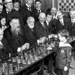 samuel-reshevsky-chessmaster-1920-e1366975036254-196484_561x316