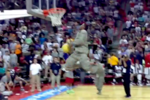 army-guy-dunks-in-uniform