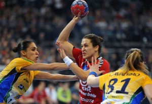 Brasil-Mundial-Handebol-Feminino-AFP_LANIMA20131222_0055_4