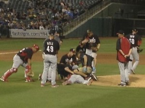 WCPO Aroldis Chapman hit in face by line drive_1395300828524_3505873_ver1.0_400_300