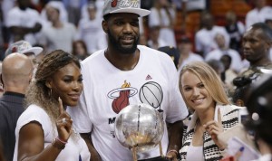 NBA-Serena-Williams-Caroline-Wozniacki_ALDIMA20140530_0062_6