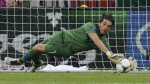 Gianluigi-Buffon-save