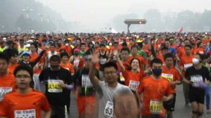 141019051147_cn_beijing_marathon_crowd_624x351_ap