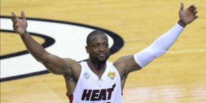 Dwyane-Wade-escolta-de-los-Heat-de-Miami-dijo-estar-listo-para-el-domingo-se-recuperó-del-pie-izquierdo-que-le-impidió-jugar-el-pasado-miércoles-pero-que-lo-hará-el-domingo-como-titular-del-equipo-de-la-Conferencia-Este.-EFE