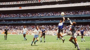 150818100955_maradona_hand_of_good_624x351_getty