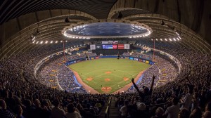 Cincinnati Reds v. Toronto Blue Jays