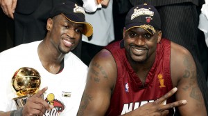 Dwayne Wade (L) and Shaquille O'Neal (R)