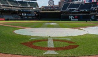 minnesota-twins-remove-statue-former_14212985_20200625203358 (1)