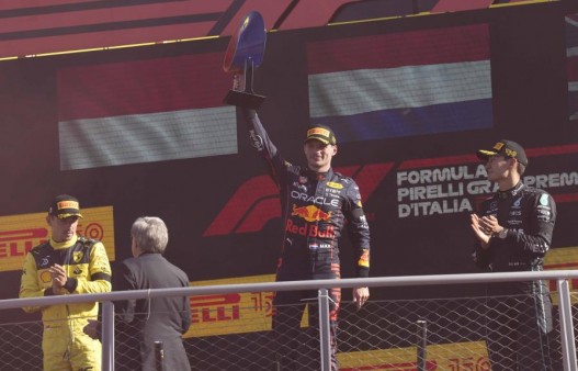 max-verstappen-11922-51a53e2f-focus-min0.1-0.54-895-573