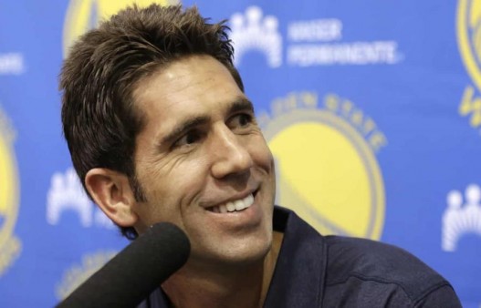 bob-myers-gerente-general-de-los-golden-state-warriors-sonrie-durante-una-rueda-de-prensa-de-baloncesto-de-la-nba-el-jueves-22-de-septiembre-de-2016-en-oakland-california-ap-ben-margot-b1bb6fa7-focus-0-0-895-573