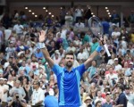 novak-djokovic-serbia-celebra-despues-de-vencer-aa-borna-gojo-croacia-en-4ta-ronda-del--abierto-de-estados-unidos-3-de-septiembre-de-2023-en-nueva-york-ap-john-minchillo-32326c81-focus-0-min0.19-896-504